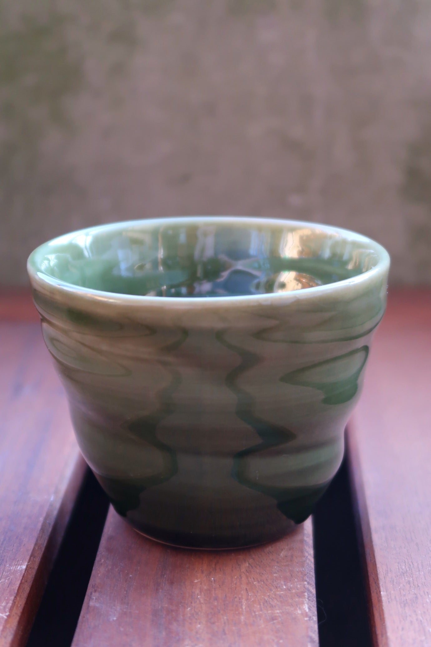 wavy cups in birch, dark green & brown