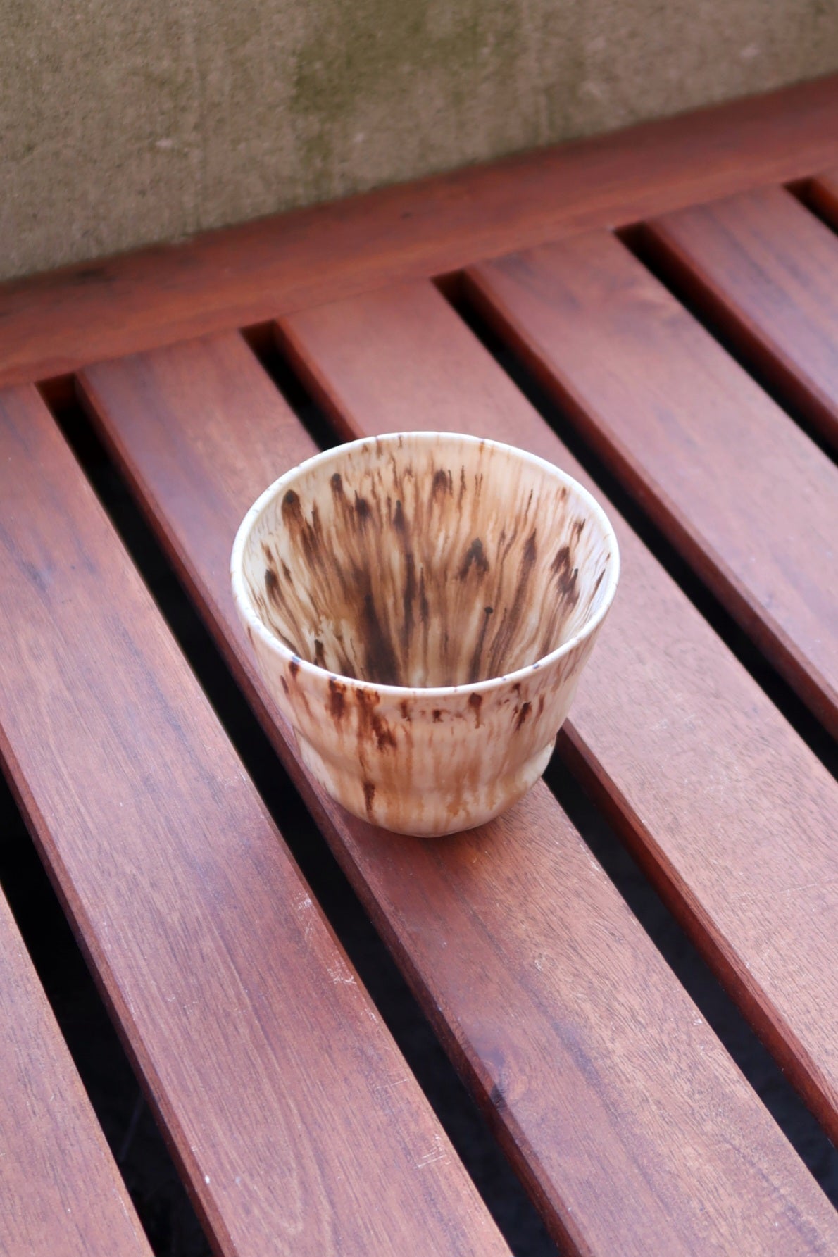 wavy cups in birch, dark green & brown
